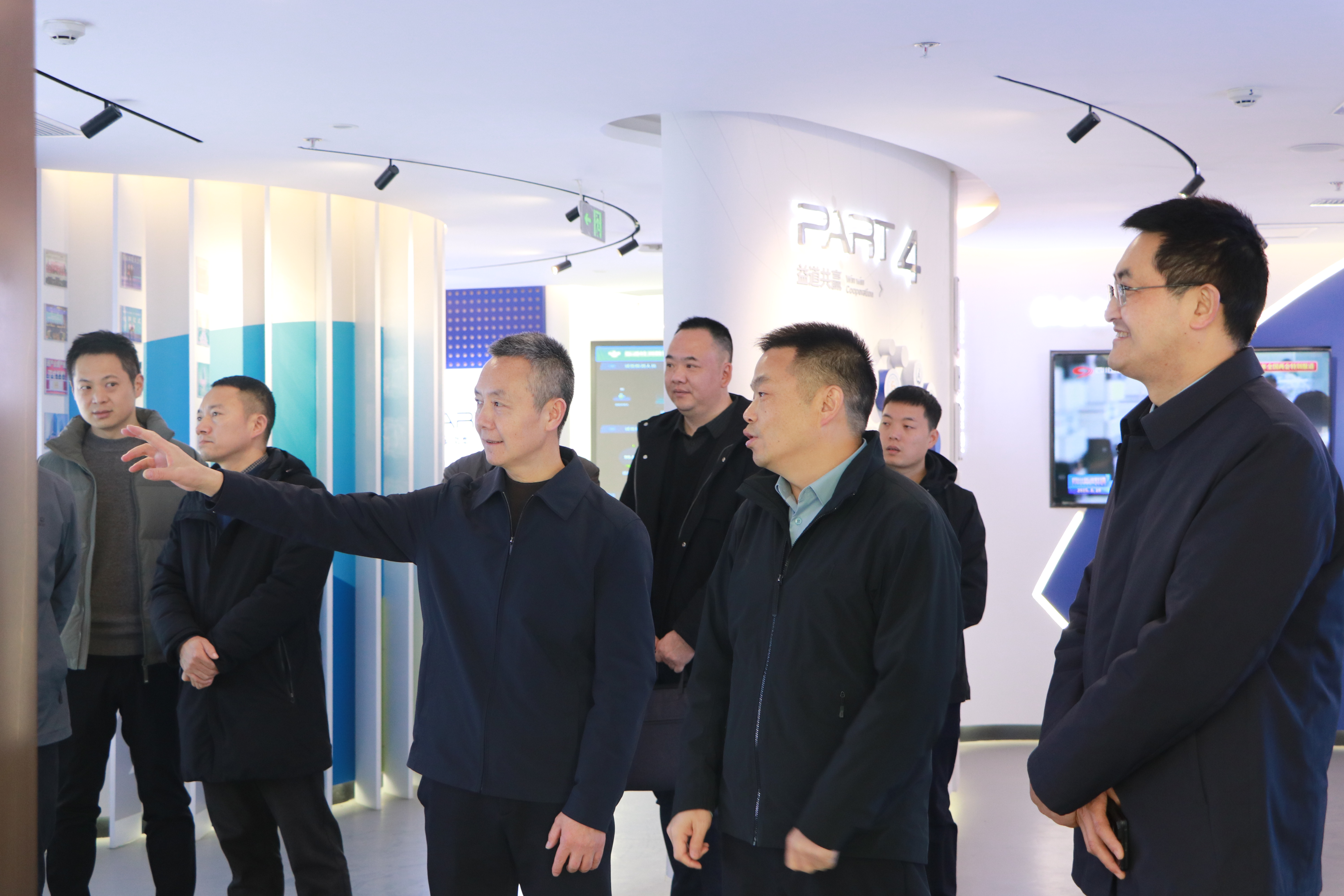 ZTJC︱涪城区委副书记、区长唐顺江一行莅临3044永利调研指导