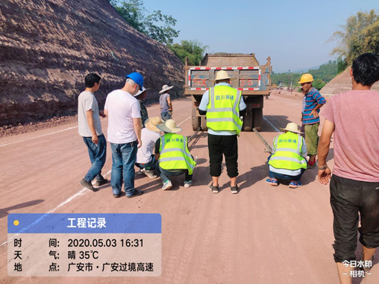 扎根平凡岗位 奉献无悔青春 扎根平凡岗位 奉献无悔青春