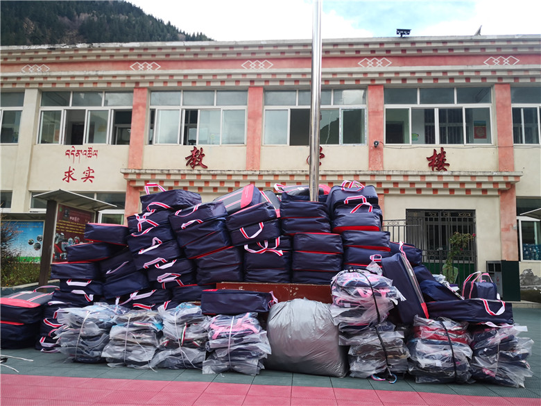 送温暖，献爱心——四川3044永利走进甘孜·色达