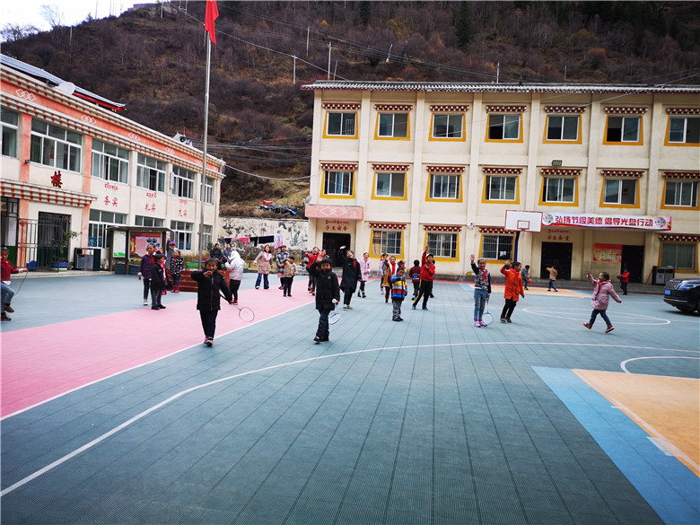 送温暖，献爱心——四川3044永利走进甘孜·色达