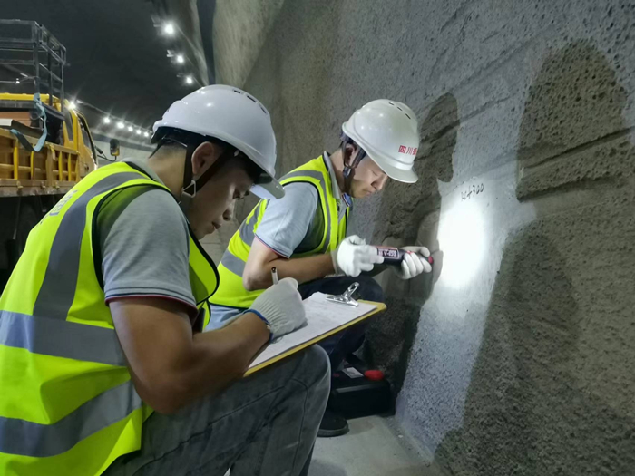 公司参与江油市300余座桥梁隧道“体检” 公司参与江油市300余座桥梁隧道“体检”